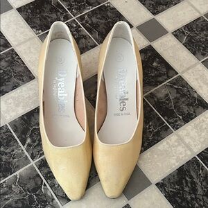 Dyeables Women's Elegant Yellow Heels